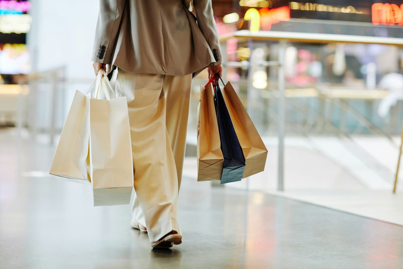 Shopping Center Cleaning Services in Sacramento